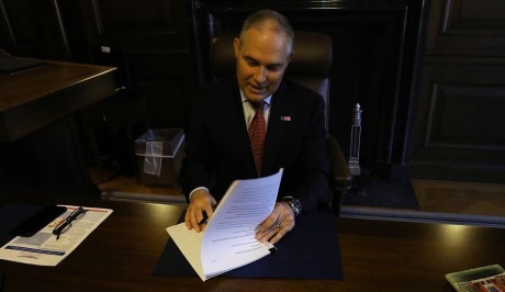Pruitt_signs_CCP_repeal_rule_(EPA)-460 Pruitt_signs_CCP_repeal_rule_(EPA)-460